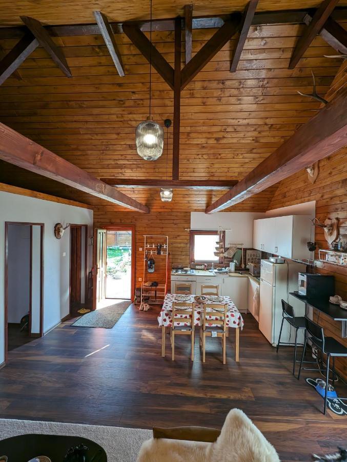 Cabana Nyiko Cu Ciubar Villa Lupeni  Exterior photo